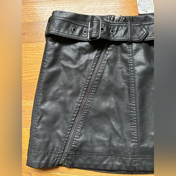 NWT Free People Feelin Free Vegan Leather Belted Mini Skirt - Picture 10 of 13